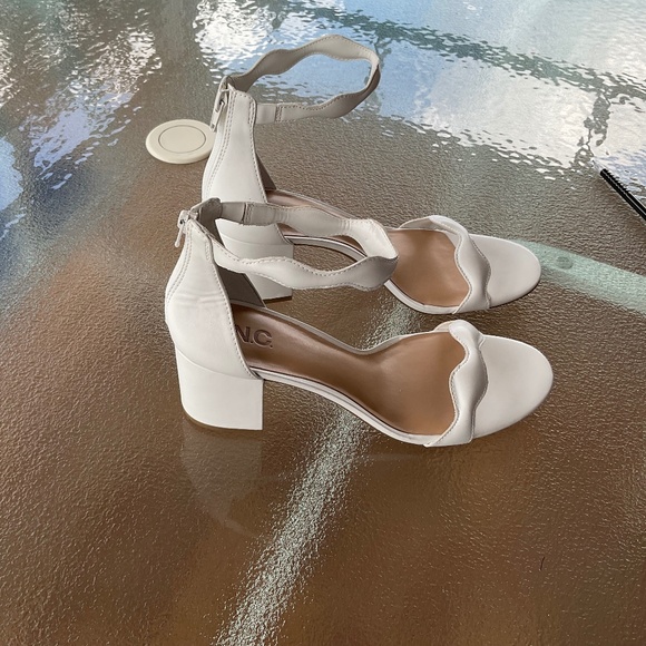 Sandals by I.N.C. White with Ankle strap NWT Size 11M - Picture 4 of 4